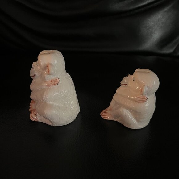 Rare Vintage Vietre Self Hugging Monkeys Salt & Pepper Shakers - Picture 3 of 5